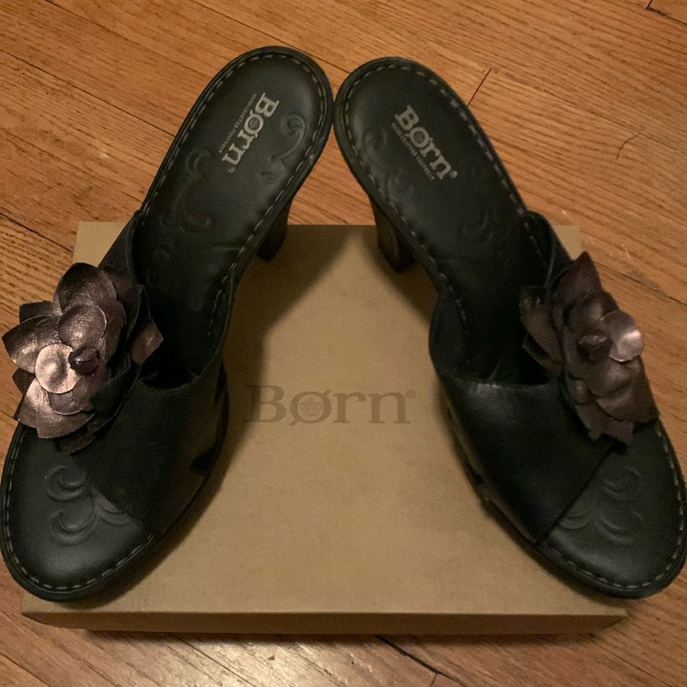 Born Flower Sandals